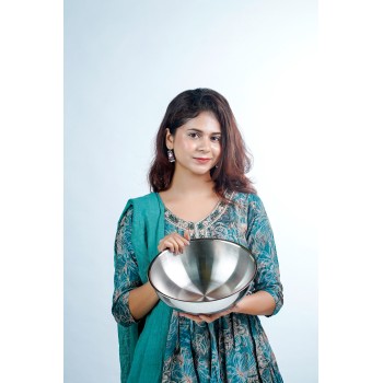 Aadhinath Triply Tasla with Lid, Stainless Steel Tasla for Cooking, Triply Tasla Metal Spatula Friendly, Induction & Gas Stove Compatible, 16 cm